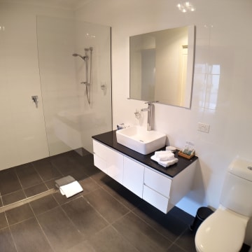 Great cash flow & long lease - Lifestyle accommodation business in wine country