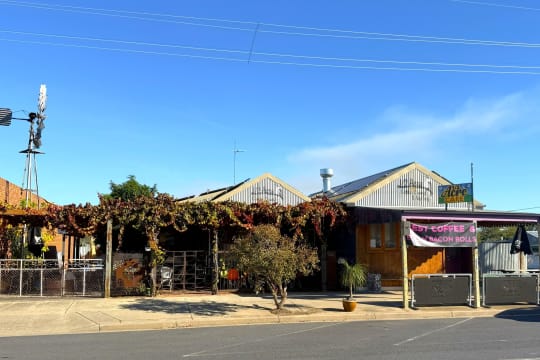 LEASEHOLD - Half Acre Cafe, Howlong NSW - 1P0595