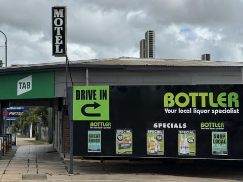 HOTEL/MOTEL LEASEHOLD OPPORTUNITY NORTH QLD - 145HL