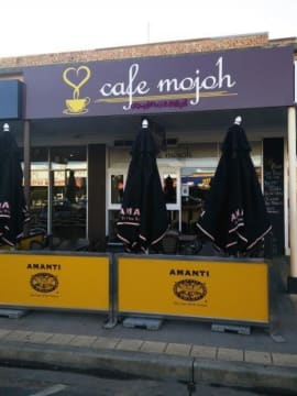 Cafe in the Heart of the Sun Country Playground