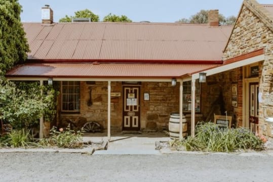 Freehold Hotel for Sale plus Adjoining Land – Pratty's Patch, Maiden Gully VIC