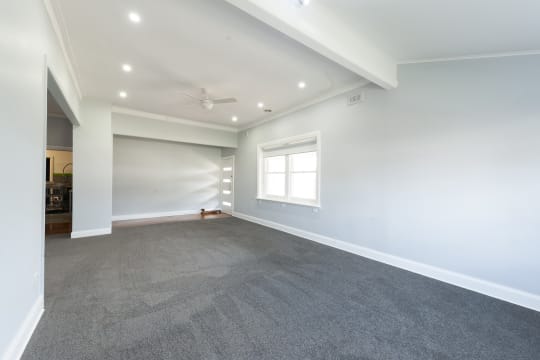 CAFE BUSINESS & HOUSE FOR SALE - Painters Cafe, Corowa NSW - 1P0542