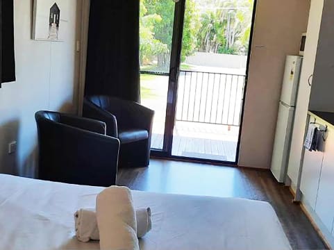 QUEENSLAND COASTAL CARAVAN PARK - 1066CPF