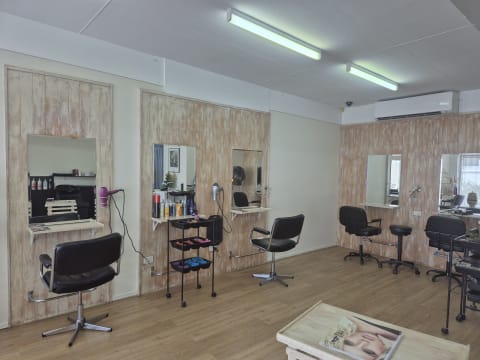 Established Hair Salon Walk-In Walk-Out | Owner Operated