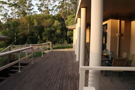 FREEHOLD 7.5 ACRES & HOLIDAY ACCOMMODATION FOR SALE