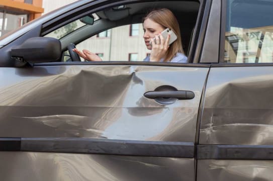 AUTO PANEL BEATERS SMASH REPAIR WORKSHOP JUST OFF FREEWAY
