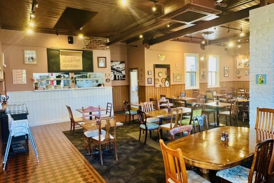 Queen's Head Hotel - Now Priced to Sell at $99,000