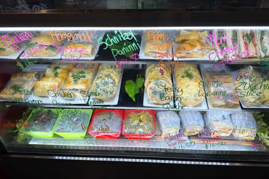 LEASEHOLD - Muddy Waters Cafe, Wangaratta VIC - 1P0568