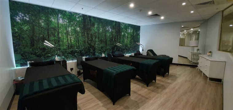 High end/Luxurious Beauty Salon and Training Academy For Sale