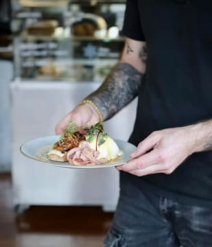 Large Licenced Café – Snowy Mountains, NSW