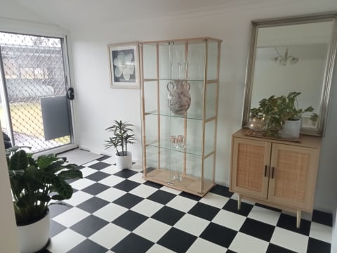 Freehold licensed Cafe / Restaurant with lifestyle