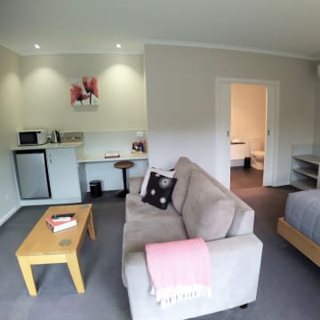 Great cash flow & long lease - Lifestyle accommodation business in wine country