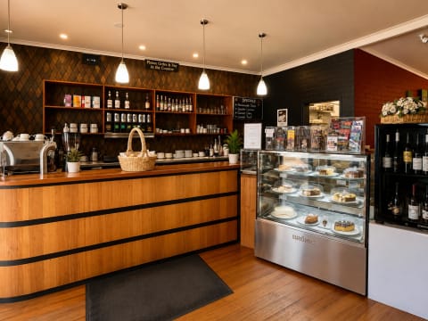 Sea Change Established Swansea Licensed Cafe Huge Growth Potential Turnover $13K Weekly