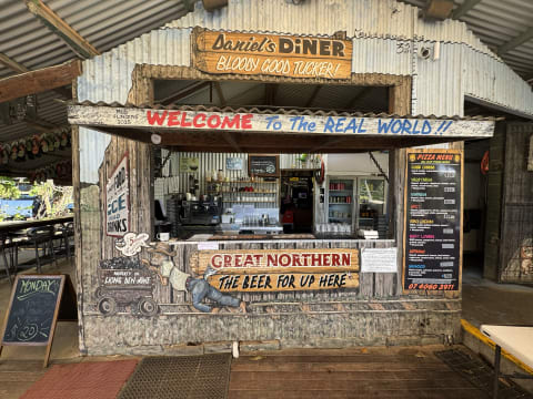 THE LEGENDARY LION’S DEN HOTEL (FREEHOLD) - 152HF