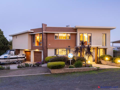 Luna Blu - Lifestyle Business– The Ultimate Sea-Change with Income in Rhyll