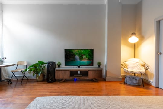 Fully Equipped Turnkey Redfern PT Studio + Seperate 3 Bed Apartment