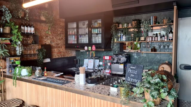 Jungle Boy & Tully's - Two very different bars in one location