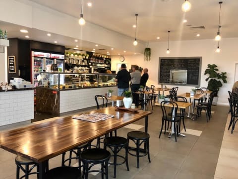 COFFEE LOUNGE - TAKING $26000PW .  RENT $1150 PW.  40KG COFFEE PW. TOP TOP LOCATION