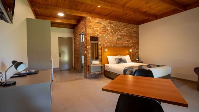 Cadell on the Murray -  Riverfront Motel Resort – Refurbished &  Secure Long Lease