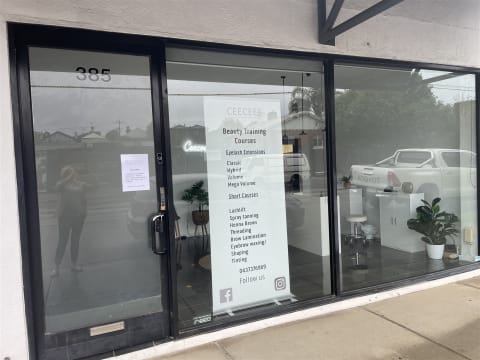 Turnkey Opportunity in Beauty Education with 6-Figure Income Stream - Act Now!