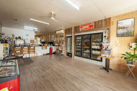 FREEHOLD GOING CONCERN - McEvoy Tavern, Eldorado VIC - 1P0543