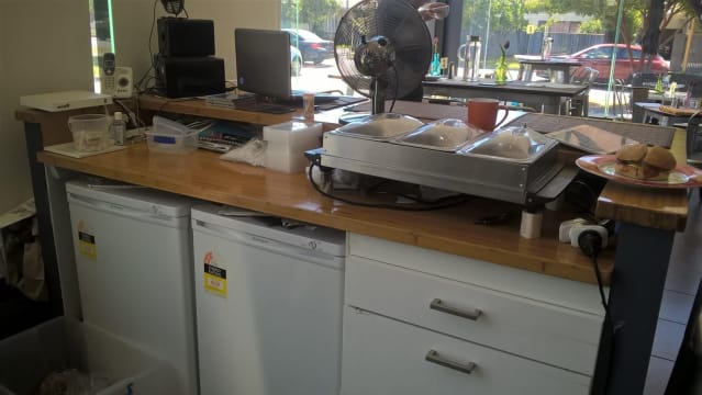 TRENDY CAFE/RESTAURANT - BARGAIN PRICE - BRAND NEW EQUIPMENT - MAIN RD EXPOSURE