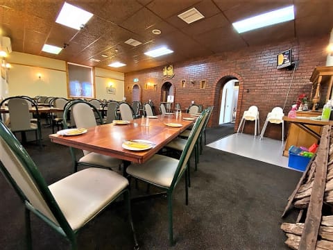 Commercial Hotel in Morgan - Lease