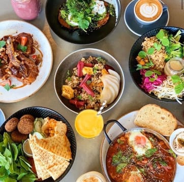 CAFE - TAKING $40,000PW.   3PM CLOSE.   PERFECTLY FITTED.  FANTASTIC LOCATION.