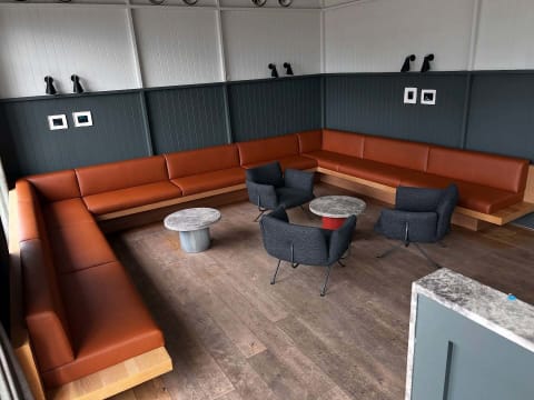 BANKSIA LOUNGES - ESTABLISHED FURNITURE BUSINESS FOR SALE - POA