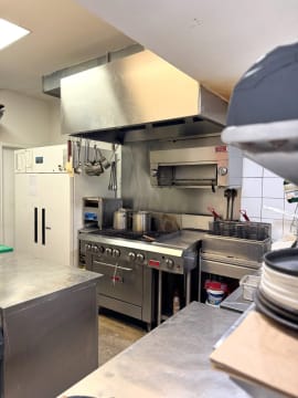 Egrcrx6jwblns06m2hsi