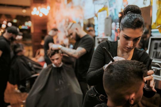 Highly Profitable Barber Shop for Sale Near Pakenham Shopping Centre [26...