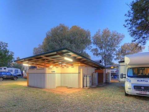 MONEY MAKER, EXCEPTIONAL LIFESTYLE WITH INCOME - 1036CPF