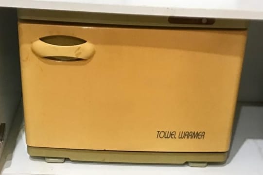 QUALITY, PEACEFUL, ELEGANT, & WELL ESTABLISHED SALON