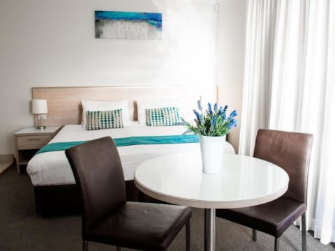 LEASEHOLD FOR SALE - MODERN BOUTIQUE MOTEL COMPLEX - CENTRAL COAST