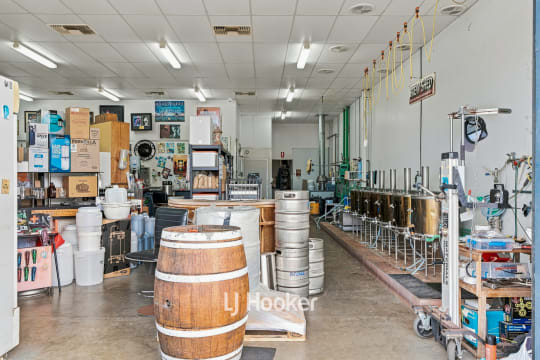 Big Gal's Brew Shed | Brew-On-Premises & Retail | Bunbury