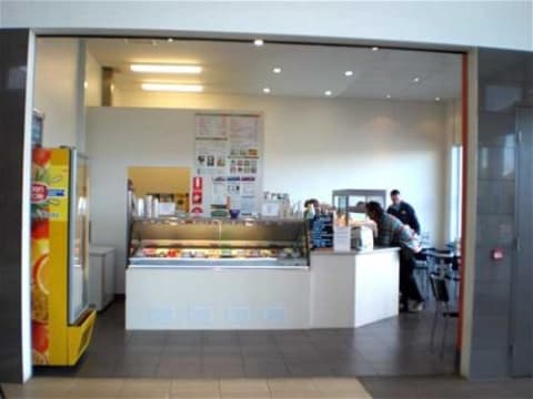 CAFE / TAKEAWAY - EXCELLENT LOCATION - VERY PROFITABLE BUSINESS!