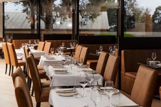 URGENT SALE – FULLY EQUIPPED ITALIAN RESTAURANT & BAR – UNDER MANAGEMENT