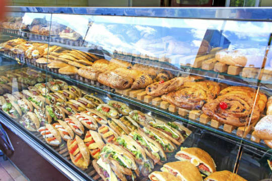 Iconic Ionskys Café – Trusted Name, Busy Corner, 40kg Coffee Sales, 17k Sales Weekly [2510074]