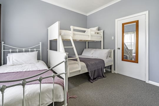 FHGC Tasmanian Accommodation A1 Presentation Spectacular Views 10%ROI 6 Cabins 2 Houses 2 Titles