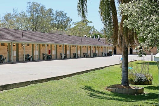 BIG LEASEHOLD, BIG $$$$ TO BE MADE! - 893ML