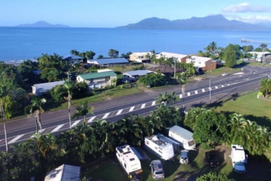 Coastal Caravan Park - island views and  just a short stroll to the town centre and beachfront