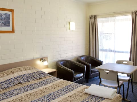 DOWNTOWN MOTEL - 1986ML