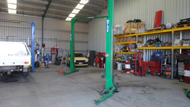 CAR REPAIR & SERVICING BUSINESS BENDIGO HIGH PROFILE INDUSTRIAL LOCATION