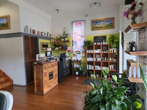 RARE SEA CHANGE OPPORTUNITY - PROFITABLE BUSINESS - SAME OWNER SINCE 2000