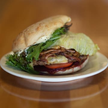 UP MARKET TAKEAWAY IN PRIME WATERFRONT LOCAL