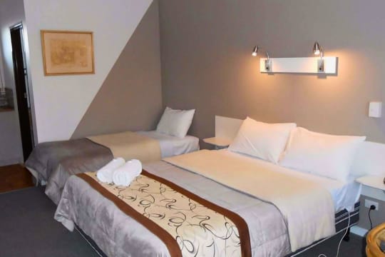 BIRCH MOTEL