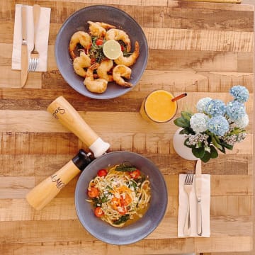 Lumos Café Restaurant