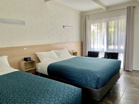 AN ABSOLUTE RIPPER LEASEHOLD MOTEL - 2682ML
