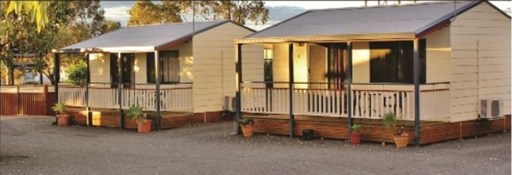 CHASIN OPAL HOLIDAY PARK - MODERN CABINS WITH OPAL SHOP - ZONED MOTEL USE