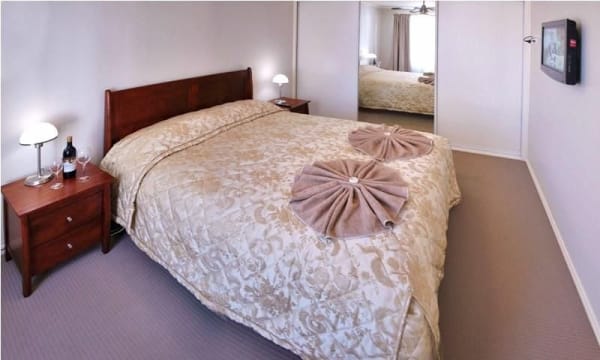 CHASIN OPAL HOLIDAY PARK - MODERN CABINS WITH OPAL SHOP - ZONED MOTEL USE